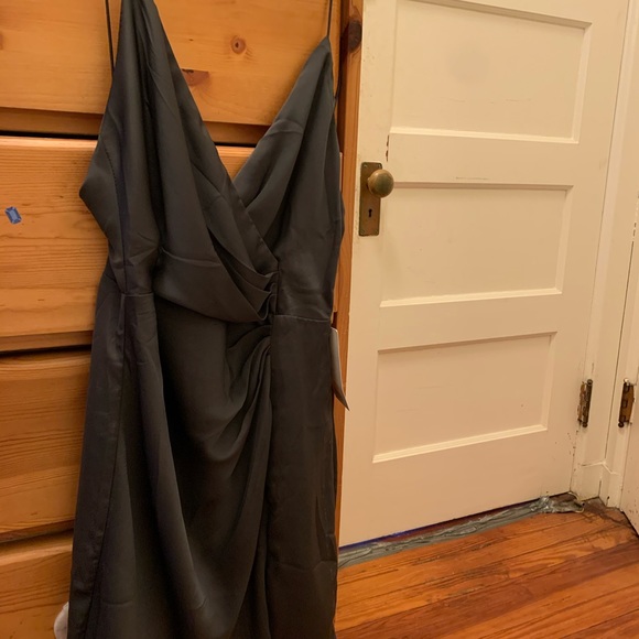 Grey Satin Wrap Dress Tobi - Picture 3 of 4